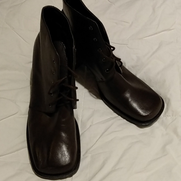 Vintage dark brown ankle boots - Picture 2 of 4